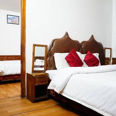 Hotel Magnolia Mallroad Manali Bagian luar foto