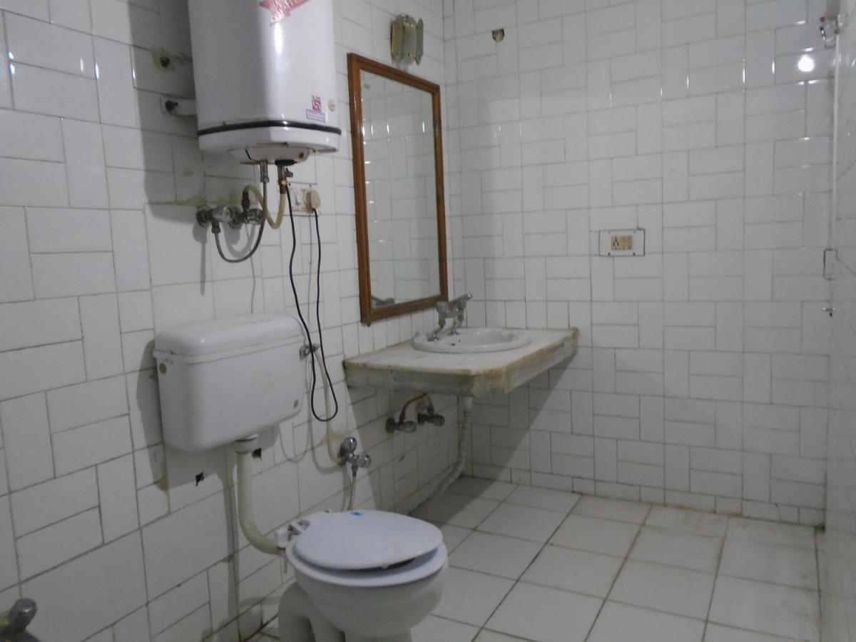 Hotel Magnolia Mallroad Manali Bagian luar foto