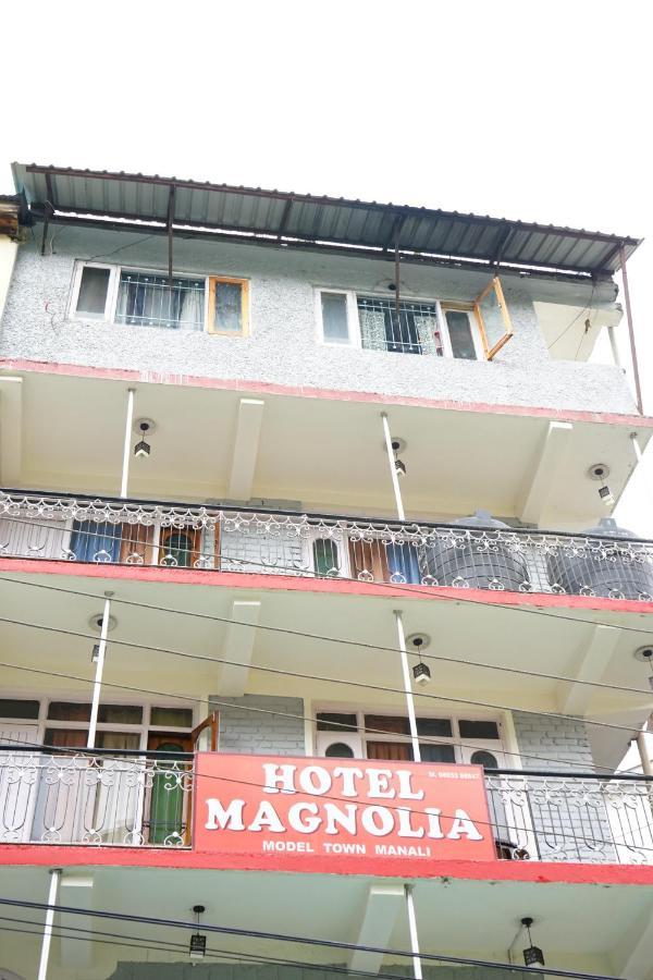 Hotel Magnolia Mallroad Manali Bagian luar foto
