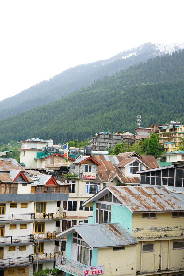 Hotel Magnolia Mallroad Manali Bagian luar foto